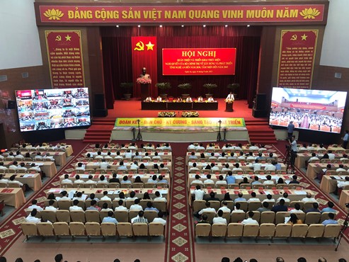 Hội nghị quán triệt, triển khai thực hiện Nghị quyết số 39 của Bộ Chính trị về “Xây dựng và phát triển tỉnh Nghệ An đến năm 2030, tầm nhìn đến năm 2045” diễn ra vào sáng nay (16/9) tại TP. Vinh.