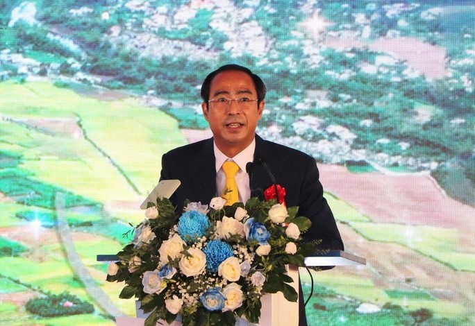 Ông Nguyễn Thanh Tâm, Giám đốc Ban quản lý dự án đầu tư xây dựng các công trình giao thông tỉnh Quảng Nam, phát biểu tại lễ khởi công