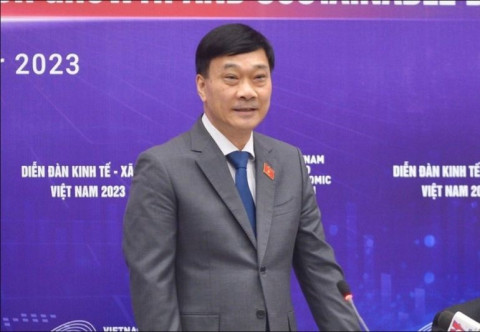 Vietnam's Economic Challenges and Opportunities at the Socio-Economic Forum 2023