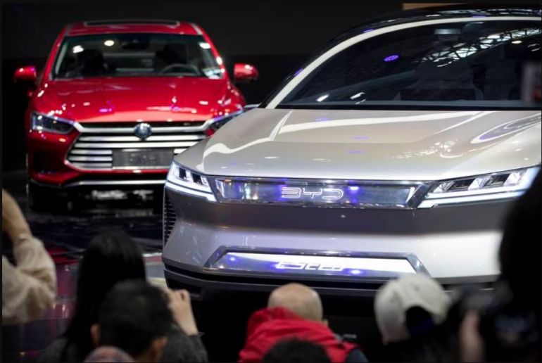 Bộ Công nghiệp và Công nghệ thông tin Trung Quốc trợ cấp cho các công ty ô tô dựa trên số lượng xe điện mà họ sản xuất. AP