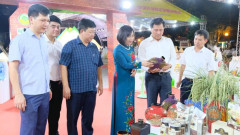 Trưng bày trên 2.000 sản phẩm OCOP, đặc sản của Hà Nội và 35 tỉnh, thành