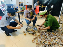 Chấn chỉnh các vi phạm an toàn thực phẩm bánh Trung Thu tại Hà Nội