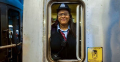 Soát vé tàu điện ngầm - công việc đặc biệt với thu nhập gần 200 triệu mỗi tháng