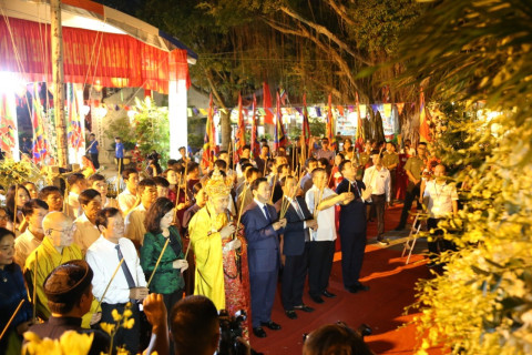 2023: Majestic ceremony honouring national hero Hung Dao Dai Vuong and inaugurating the Con Son - Kiep Bac autumn festival in Hai Duong.