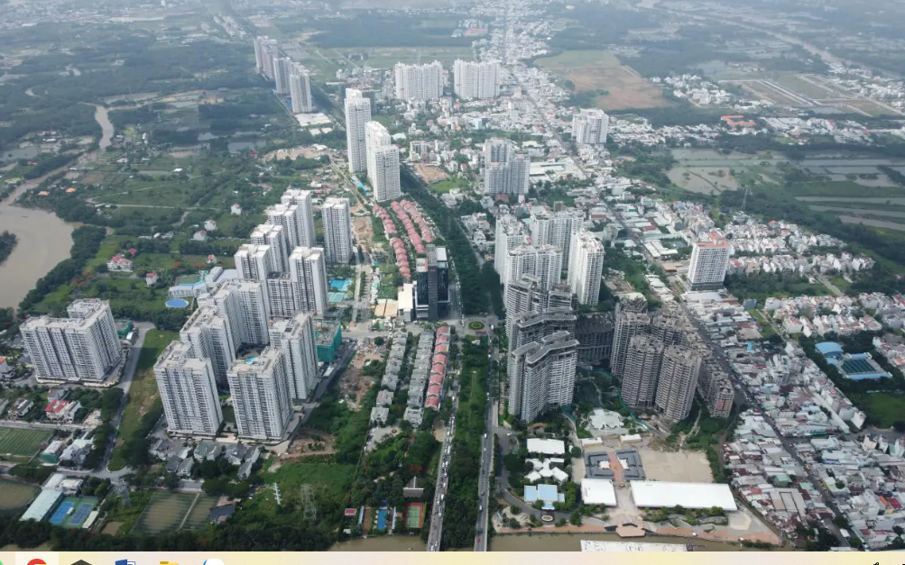 Hai bên đường  Nguyễn Hữu Thọ được quy hoạch làm đất dự trữ cho thành phố nay đã không còn do các chủ đầu tư thay đổi quy hoạch.