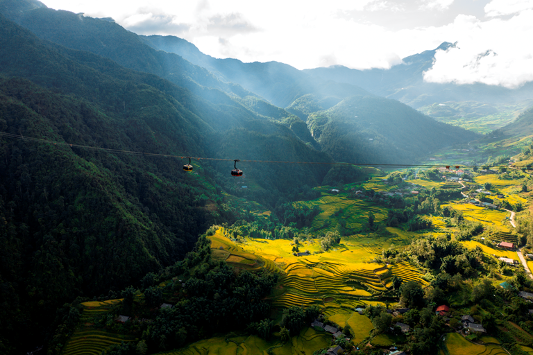 Majestic scenery of the cable car up to Fansipan.