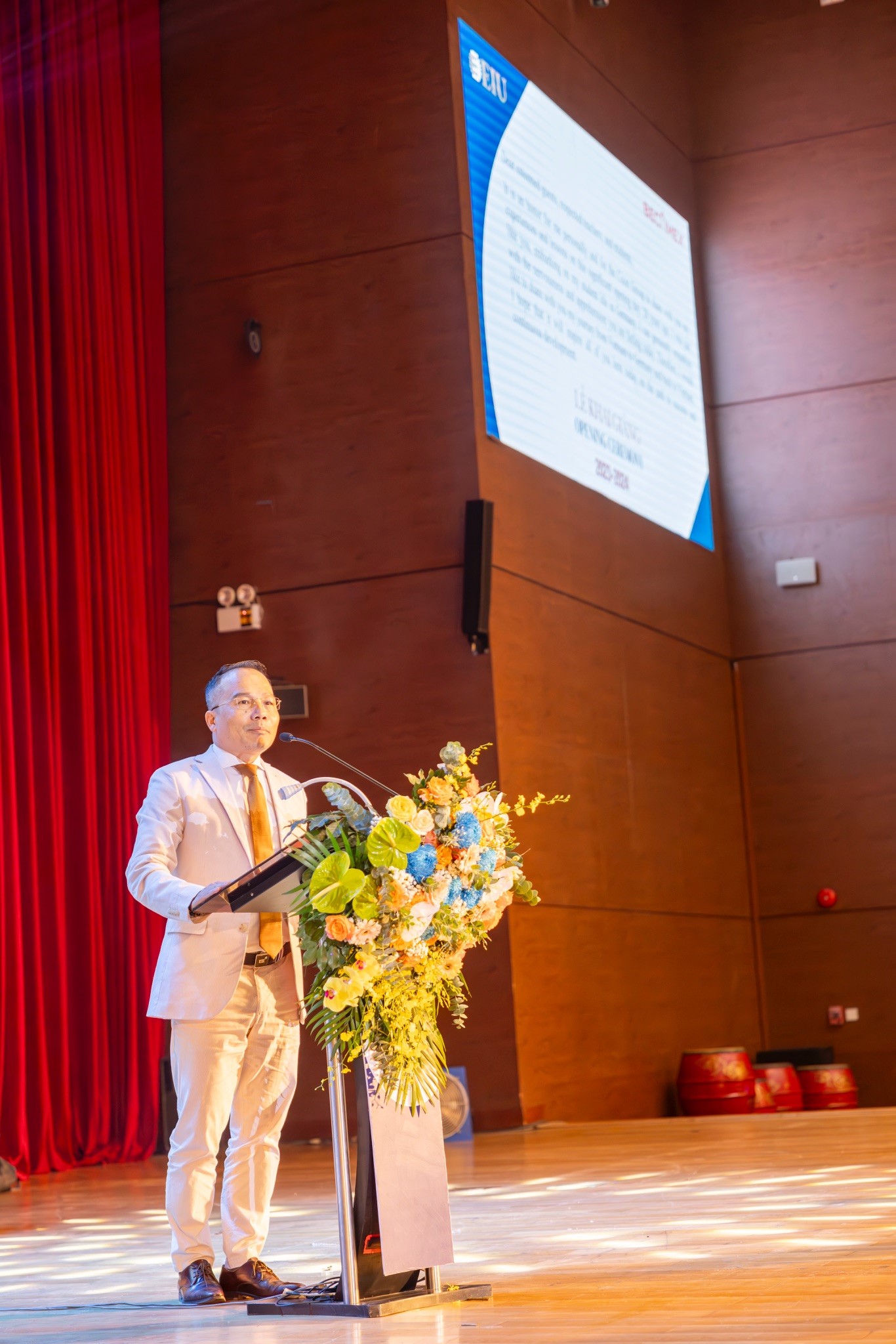 Ông Nguyễn Trọng Luật - Giám đốc Điều hành - Công ty TNHH Cicor Vietnam chia sẻ tại Lễ khai giảng