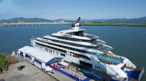 The largest super yacht serving overnight activities on Ha Long Bay