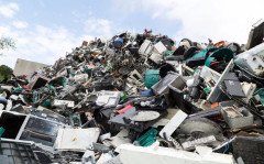 Bỏ phí gần 10 tỷ USD kim loại quý trong rác thải điện tử mỗi năm
