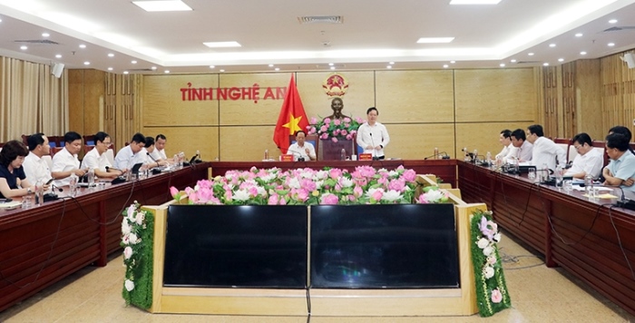 Chủ tịch UBND tỉnh Nghệ An Nguyễn Đức Trung chủ trì Hội nghị giao ban với Hiệp hội doanh nghiệp tỉnh và các Hội doanh nghiệp để lắng nghe ý kiến, đề xuất của các doanh nghiệp, doanh nhân vào ngày 5/10/2023