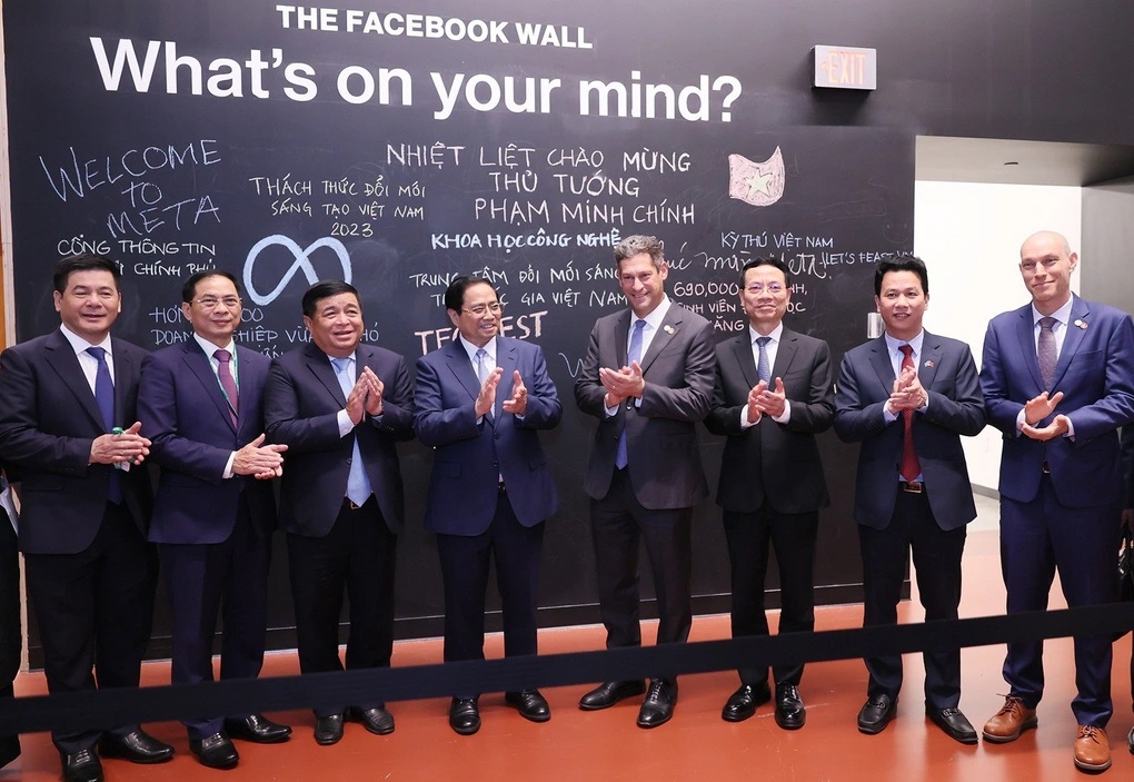 Thủ tướng Phạm Minh Chính và các lãnh đạo bộ, ngành Việt Nam đến thăm Công ty Meta (Ảnh: Dương Giang).