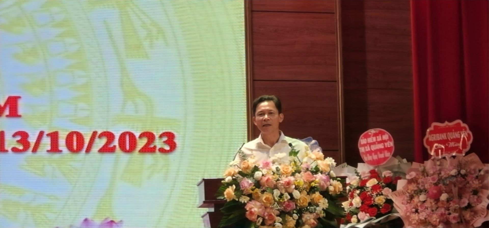 Bí thư thị ủy thị xã Quảng Yên ông Hồ Văn Vịnh xúc động phát biểu