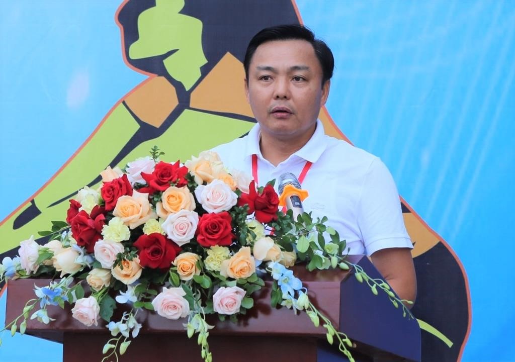 Mr. Hoang Gia Khanh is the General Director of Vietnam Railway Corporation.