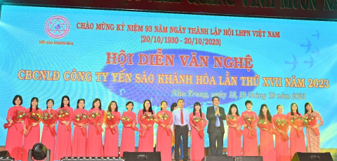 On October 20, Khanh Hoa Bird's Nest Company celebrates Vietnamese Women's Day.