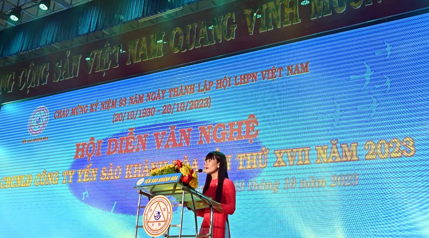 Ms. Trinh Thi Hong Van, Deputy General Director of Khanh Hoa Bird's Nest Company, Chairwoman of the Women's Union of Bird's Nest Company - Typical ASEAN Businesswoman in 2023.