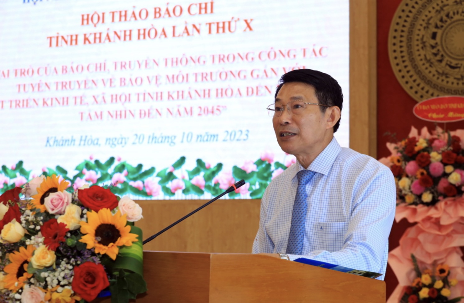 Ông Đinh Văn Thiệu - Phó Chủ tịch UBND tỉnh Khánh Hòa phát biểu tại Hội thảo