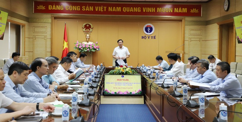 Ảnh minh họaThứ trưởng Bộ Y tế Đỗ Xuân Tuyên phát biểu tại Hội nghị tổng kết mô hình thí điểm ban quản lý ATTP