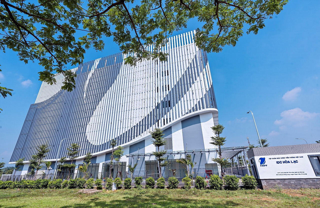 Đây là trung tâm thứ 8 tại Khu công nghệ cao Hòa Lạc, với tổng diện tích sử dụng lên tới 23.000 m2 sàn