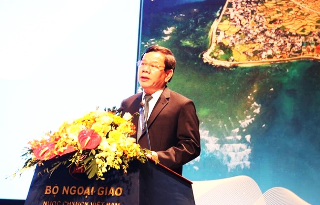 Chủ tịch UBND tỉnh - Đặng Văn Minh phát biểu tại Hội nghị