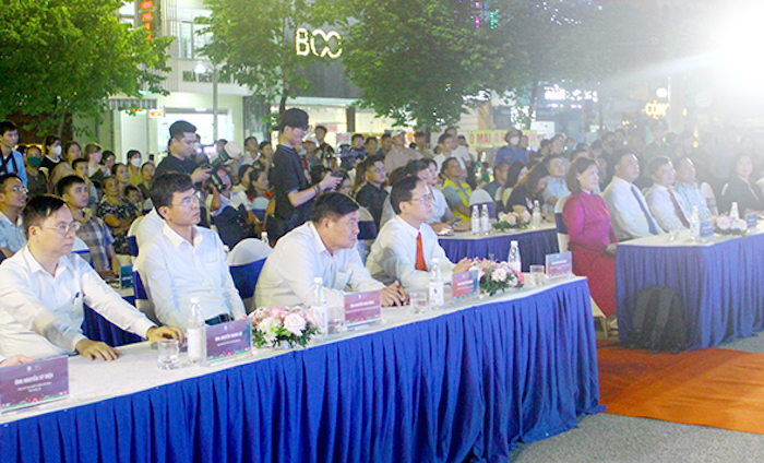 Các đại biểu tham dự Lễ khai mạc Chương trình “Liên kết, xúc tiến đầu tư, thương mại, du lịch Hà Nội – Nghệ An 2023”