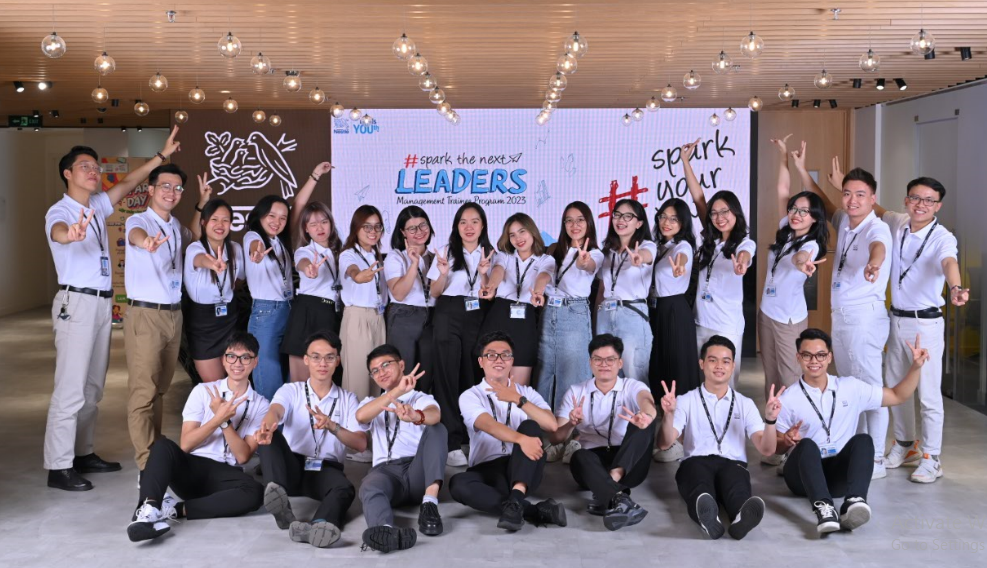 Chương trình đào tạo _Quản trị viên tập sự_ hỗ trợ các bạn trẻ phát triển nghề nghiệp một cách nhanh chóng và toàn diện, trở thành một đội ngũ lãnh đạo tương lai của Nestlé.