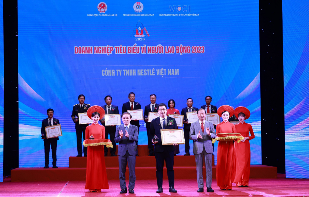 Nestlé Việt Nam được vinh danh “Doanh nghiệp tiêu biểu vì Người lao động” lần thứ 4 liên tiếp.