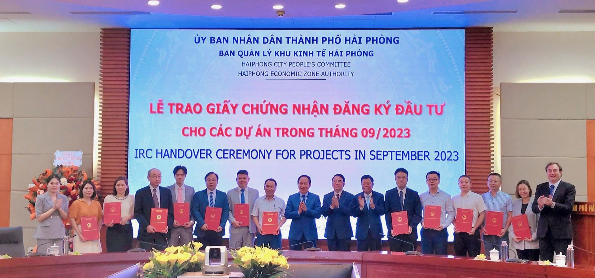 Lễ trao giấy chứng nhận đăng ký đầu tư cho các dự án trong tháng 9/2023 của UBND TP. Hải Phòng