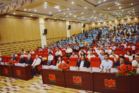 "Technology application trends for the automobile industry in the context of the Fourth Industrial Revolution" is the name of the workshop held at Southern Can Tho University.