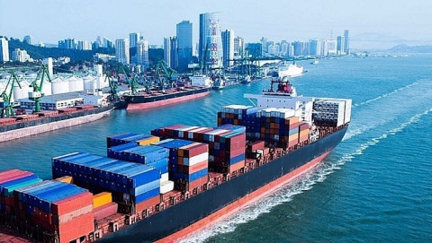 With an additional 3 billion USD in October, Vietnam's trade balance remained in surplus for the tenth month, reaching a total of over 24.6 billion USD—the highest level in five years.