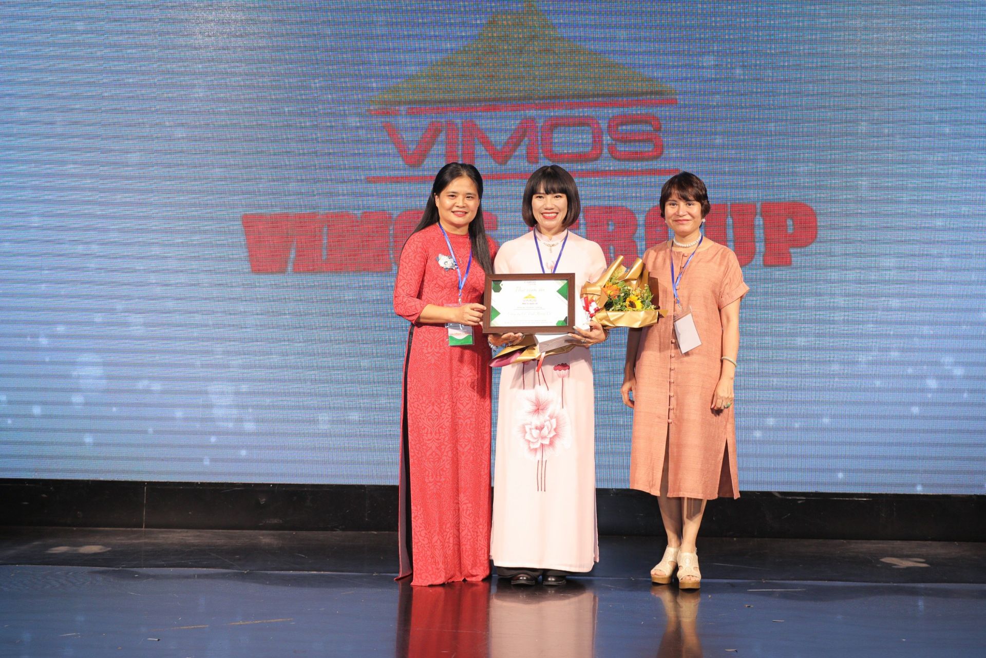 Những cống hiến của nữ doanh nhân Thanh Hòa được ghi dấu ấn bằng những giải thưởng danh giá