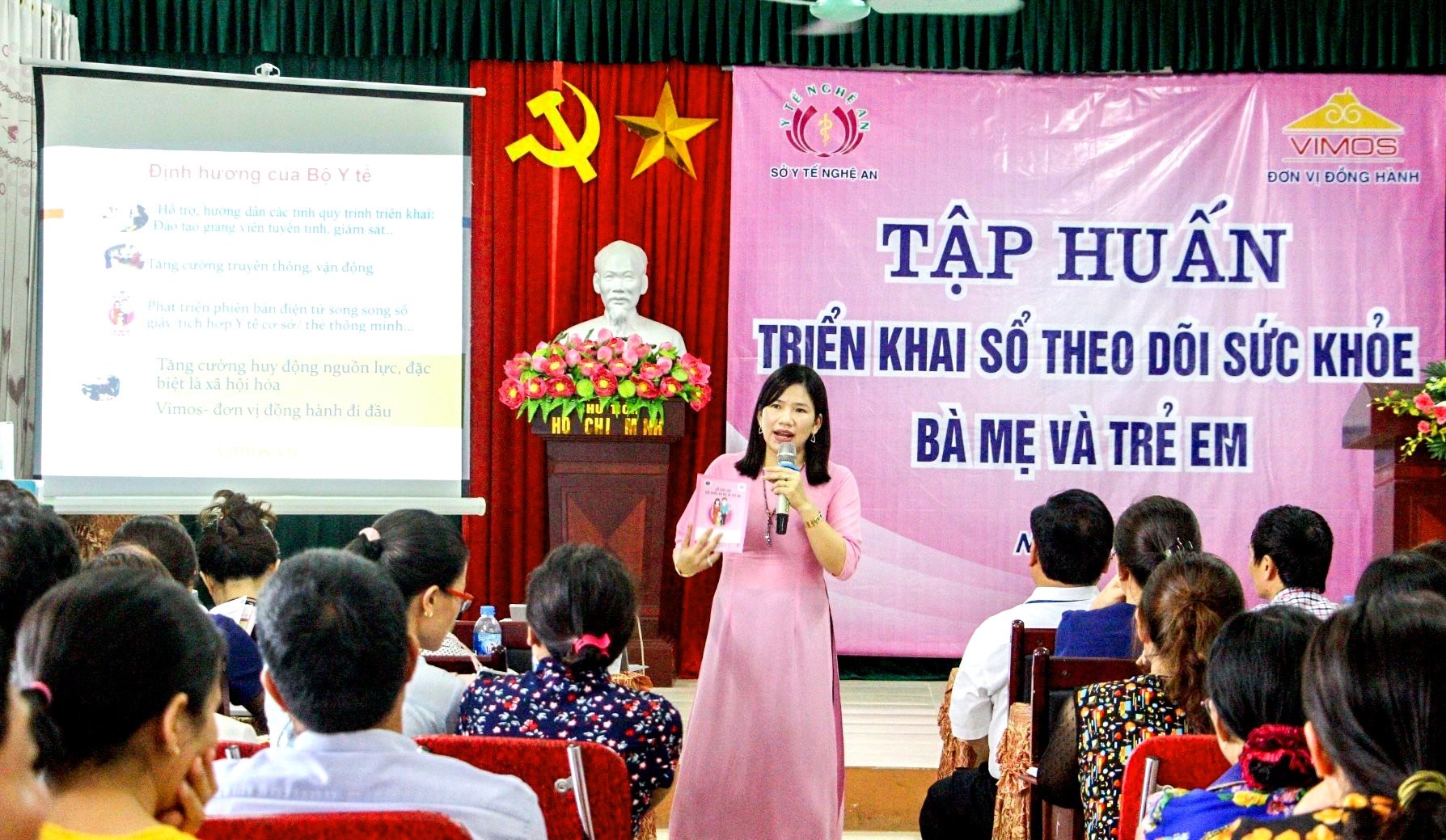 Ms. Thanh Hoa is always dedicated to community activities.