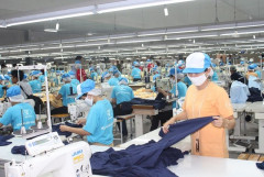Doanh nghiệp dệt may Hà Tĩnh thua lỗ, cắt giảm công nhân