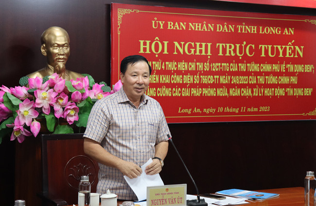 Chủ tịch UBND tỉnh Long An – Ông Nguyễn Văn Út chủ trì hội nghị.