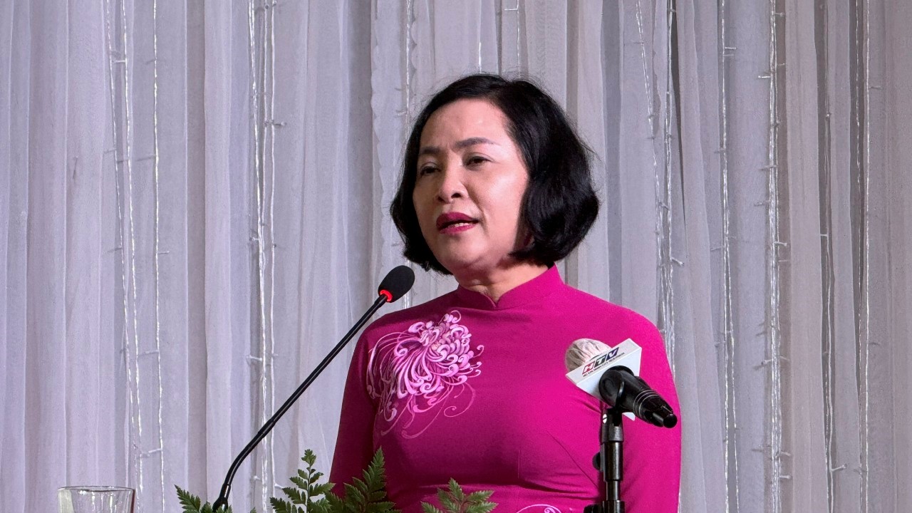 Comrade Nguyen Thi Thanh - Member of the Party Central Committee, Standing Member of the National Assembly, Deputy Head of the Central Organizing Committee, and President of the Vietnam - Cambodia Friendship Association.