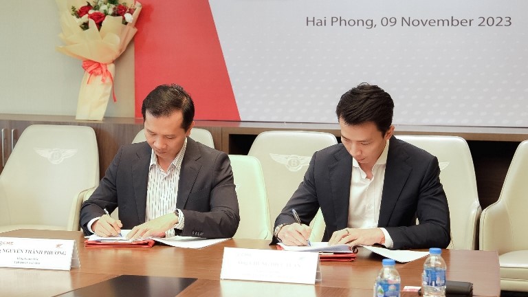 Sao Do Group and CME Solar Investment Joint Stock Company signed a cooperation agreement to invest in rooftop solar power in Dinh Vu Industrial Park