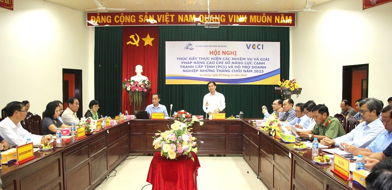 Ông Phạm Minh Tâm, Giám đốc Sở Kế hoạch và Đầu tư tỉnh An Giang phát biểu tại Hội nghị