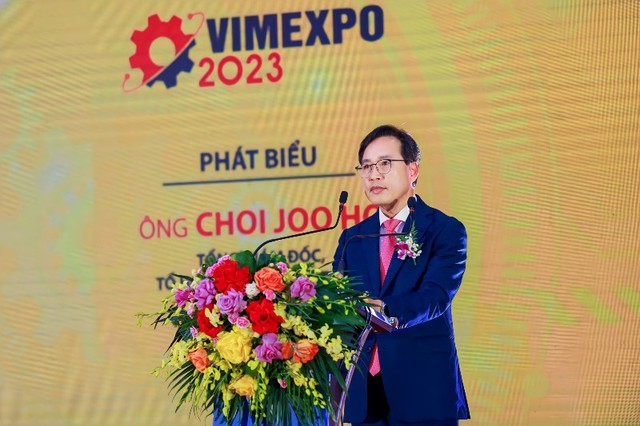 General Director of Samsung Vietnam Choi Joo Ho spoke at the event. Photo of Government Electronic Newspaper.