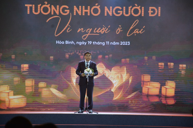 Ảnh minh họaBộ trưởng GTVT, Phó chủ tịch Thường trực UBAT giao thông Quốc gia Nguyễn Văn Thắng phát biểu tại lễ tưởng niệm