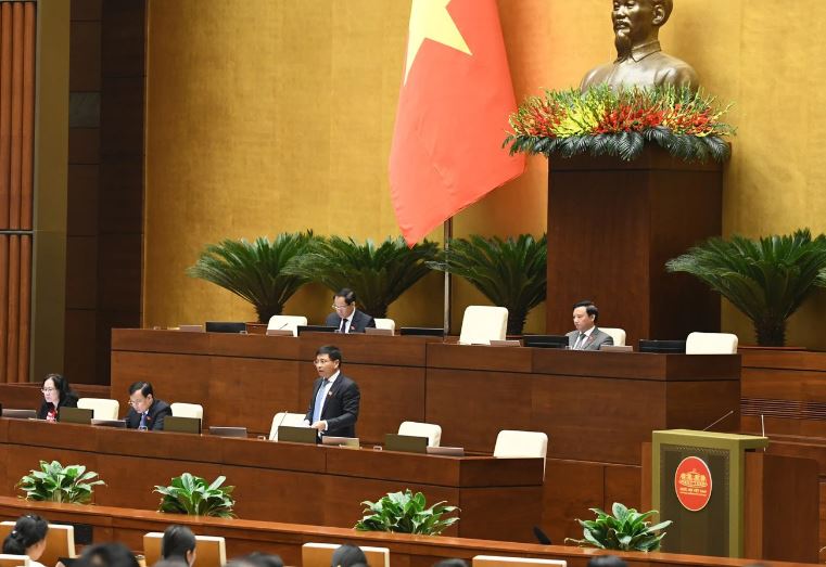 Bộ trưởng Bộ GTVT Nguyễn Văn Thắng giải trình một số nội dung được đại biểu Quốc hội quan tâm.