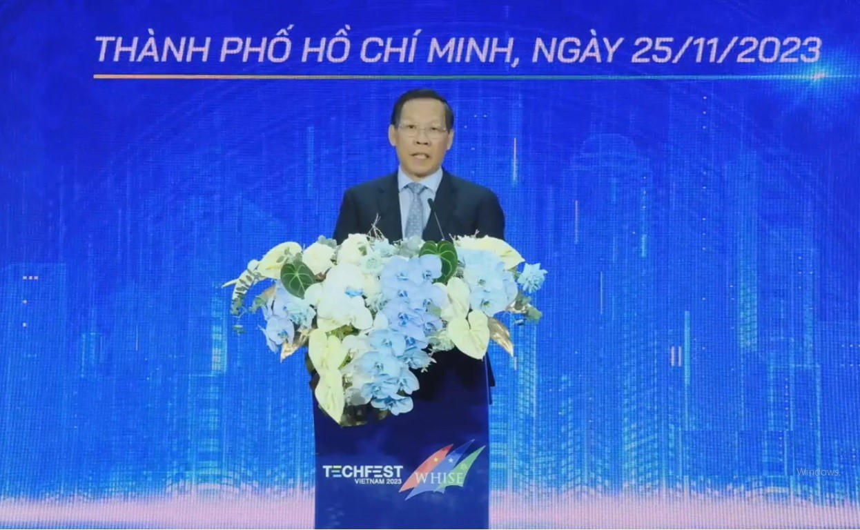 Mr. Phan Van Mai - Chairman of Ho Chi Minh City People's Committee spoke at the event.