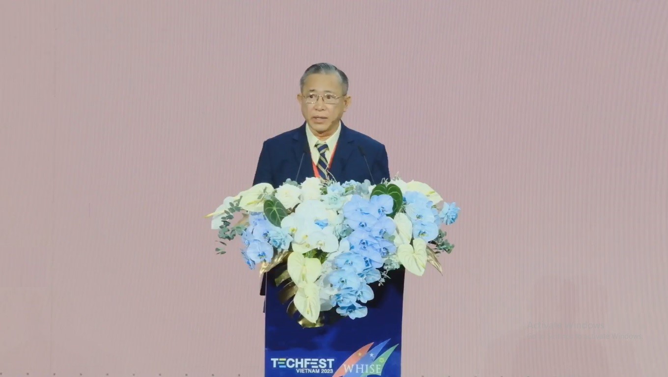 Mr. Pham Van Tai - General Director of Truong Hai Automobile (THACO) - companion unit of the event chain.