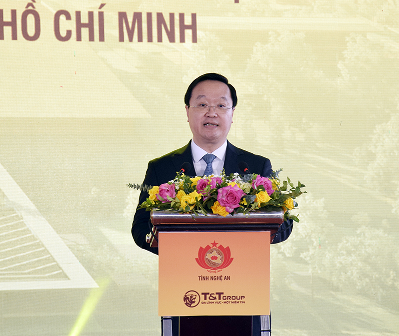 Chủ tịch UBND tỉnh Nghệ An Nguyễn Đức Trung phát biểu tại Lễ khởi công