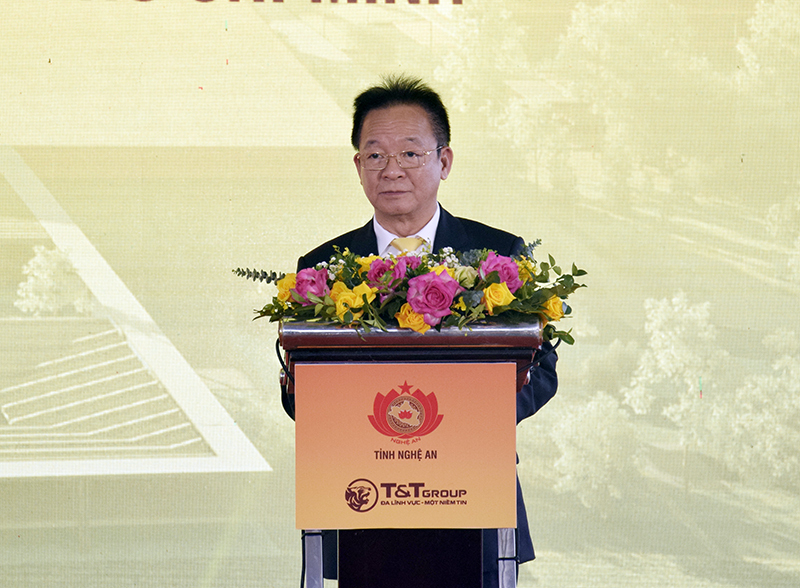 Ông Đỗ Quang Hiển – Nhà sáng lập, Chủ tịch Ủy ban Chiến lược Công ty cổ phần Tập đoàn T&T, Chủ tịch HĐQT Ngân hàng SHB phát biểu tại Lễ khởi công