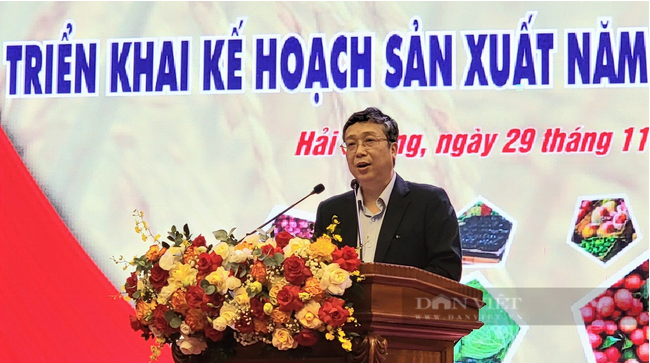 Đồng chí Hoàng Trung - Thứ trưởng Bộ NN&PTNT  phát biểu chỉ đạo Hội nghị