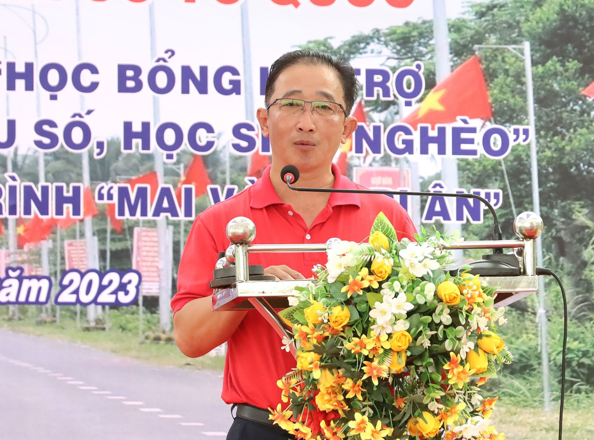 Ông Bùi Thanh Liêm - Phó Tổng Biên tập Báo Người Lao Động phát biểu tại buổi lễ.