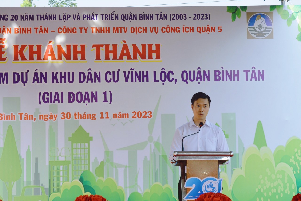 Ông Vũ Chí Kiên- Phó chủ tịch Quận Bình Tân, phát biểu tại buổi lễ