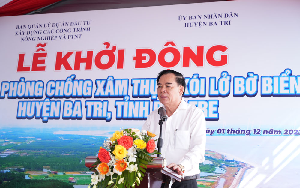 Chủ tịch UBND tỉnh Trần Ngọc Tam phát lệnh khởi động dự án.