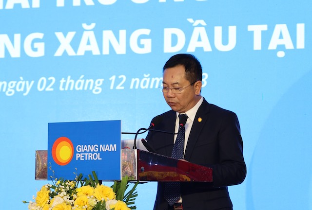 Ông Nguyễn Trọng Ngọc - Tổng Giám đốc Công ty TNHH Xăng dầu Giang Nam phát biểu tại buổi lễ