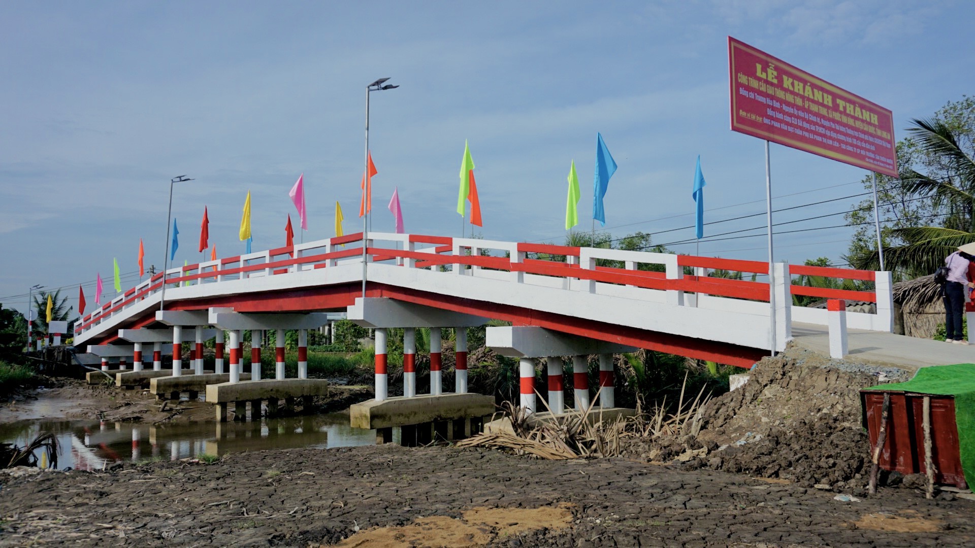 Cầu giao thông nông thôn tại xã Phước Vĩnh Đông, huyện Cần Giuộc, tỉnh Long An
 chính thức đi vào hoạt động.