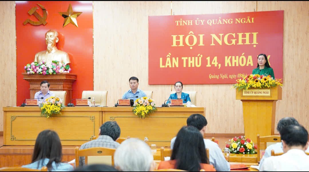 Chủ tịch HĐND tỉnh Bùi Thị Quỳnh Vân nhấn mạnh, năm 2024 là năm tăng tốc triển khai thực hiện các nghị quyết, đề án, chương trình